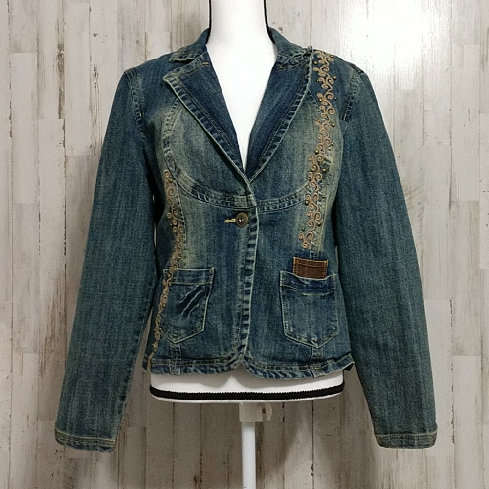 Villarreal Embroidered Denim Jacket
